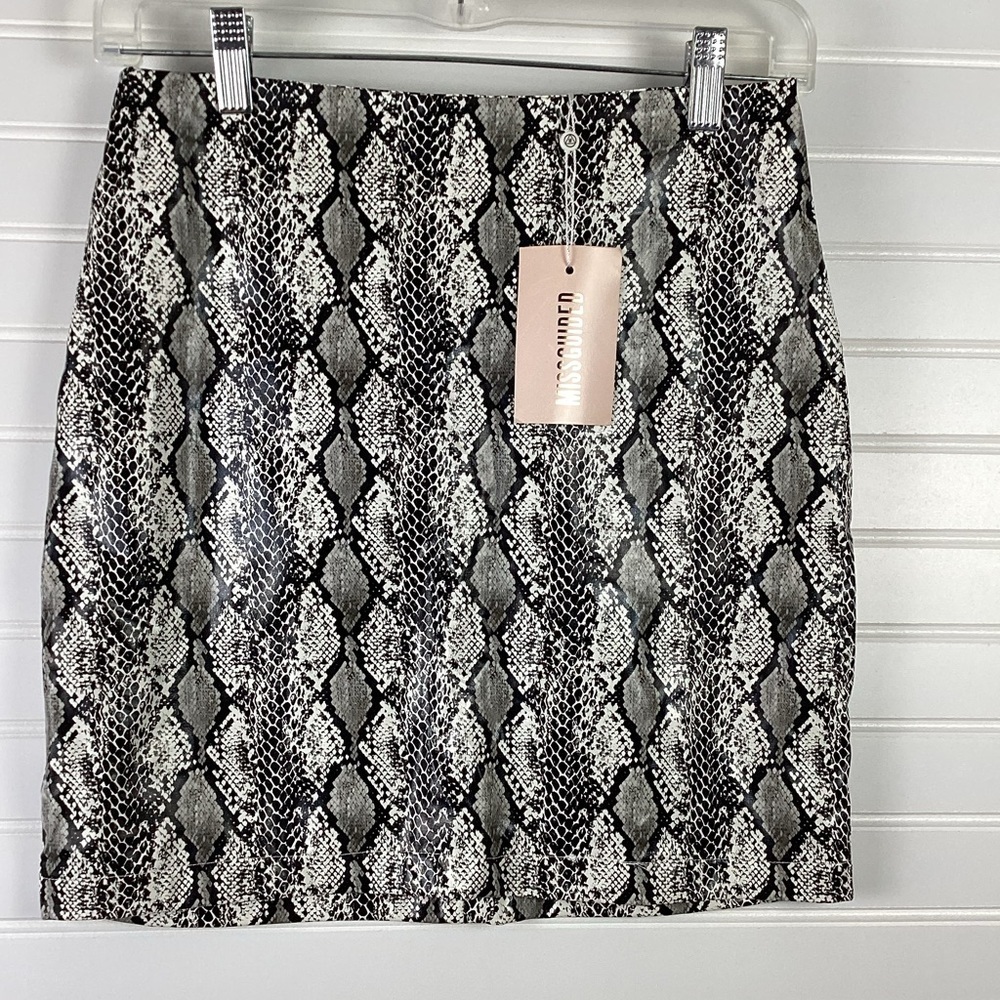 Misguided NWT snakeskin Print Mini Skirt Size 4